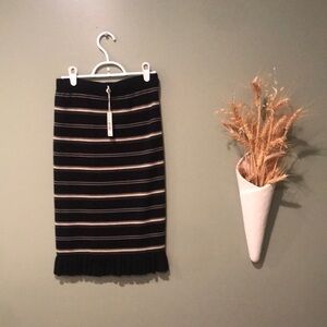 Max Studio NWT Sweater Pencil Skirt Black/Gray/Tan/Cream Ruffle On Bottom XS